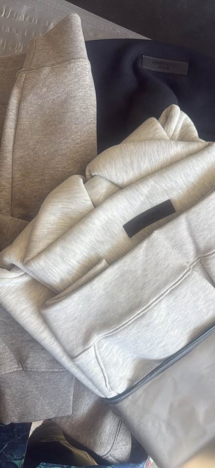 Ess Hoodie